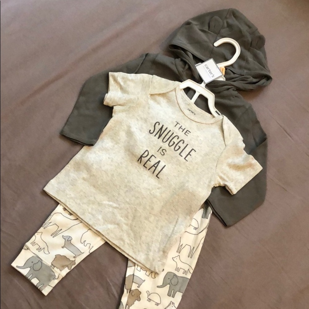 Carter’s 3-piece gender neutral set